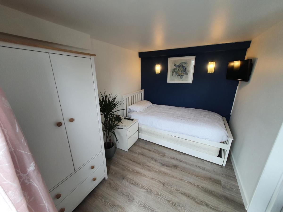 Lovely Private Studio Room With Own Kitchen And Bathroom. Set In The Popular Area Of Shiphay In Torquay And Only A Short Walk From Torbay Hospital Eksteriør bilde