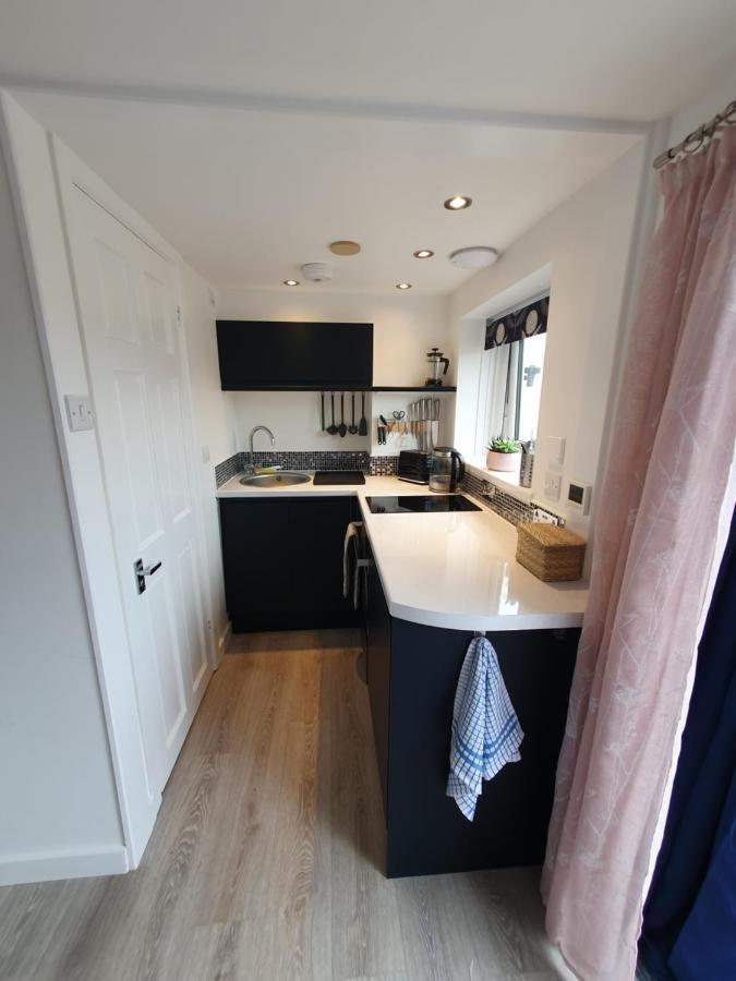 Lovely Private Studio Room With Own Kitchen And Bathroom. Set In The Popular Area Of Shiphay In Torquay And Only A Short Walk From Torbay Hospital Eksteriør bilde