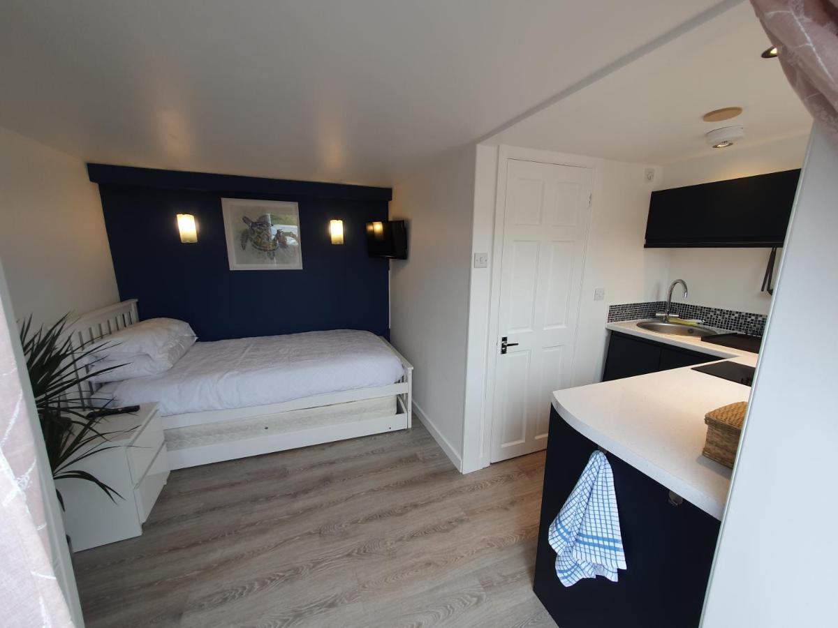 Lovely Private Studio Room With Own Kitchen And Bathroom. Set In The Popular Area Of Shiphay In Torquay And Only A Short Walk From Torbay Hospital Eksteriør bilde